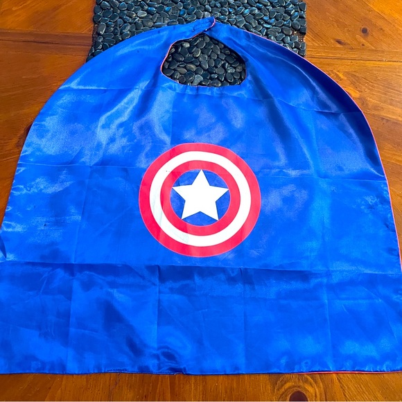 Captain America Cape - Picture 2 of 7